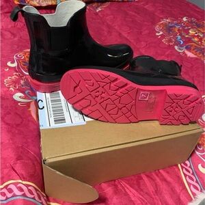 Women’s rain boots